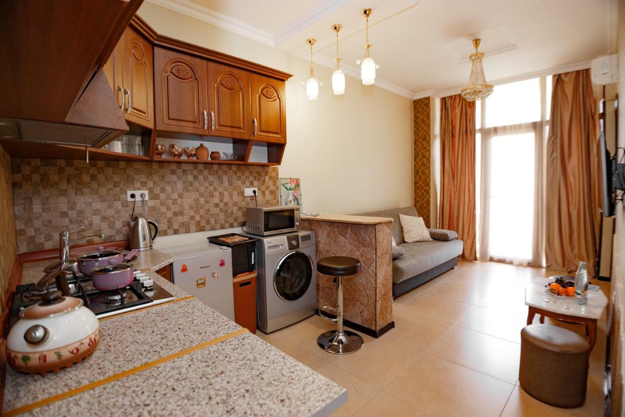 Apartment On Javakhishvili Batumi Exterior foto